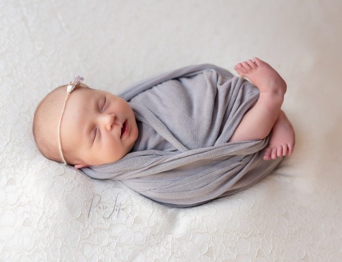 Welkom Félien, een newborn fotoshoot aan huis in Grembergen!