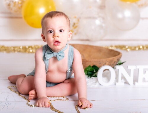 A sparkling 1st birthday smash the cake photo shoot with Milian!