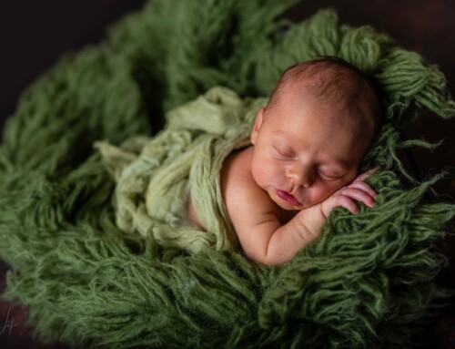 Tips for a Successful Newborn Photo Shoot: Capturing Tenderness